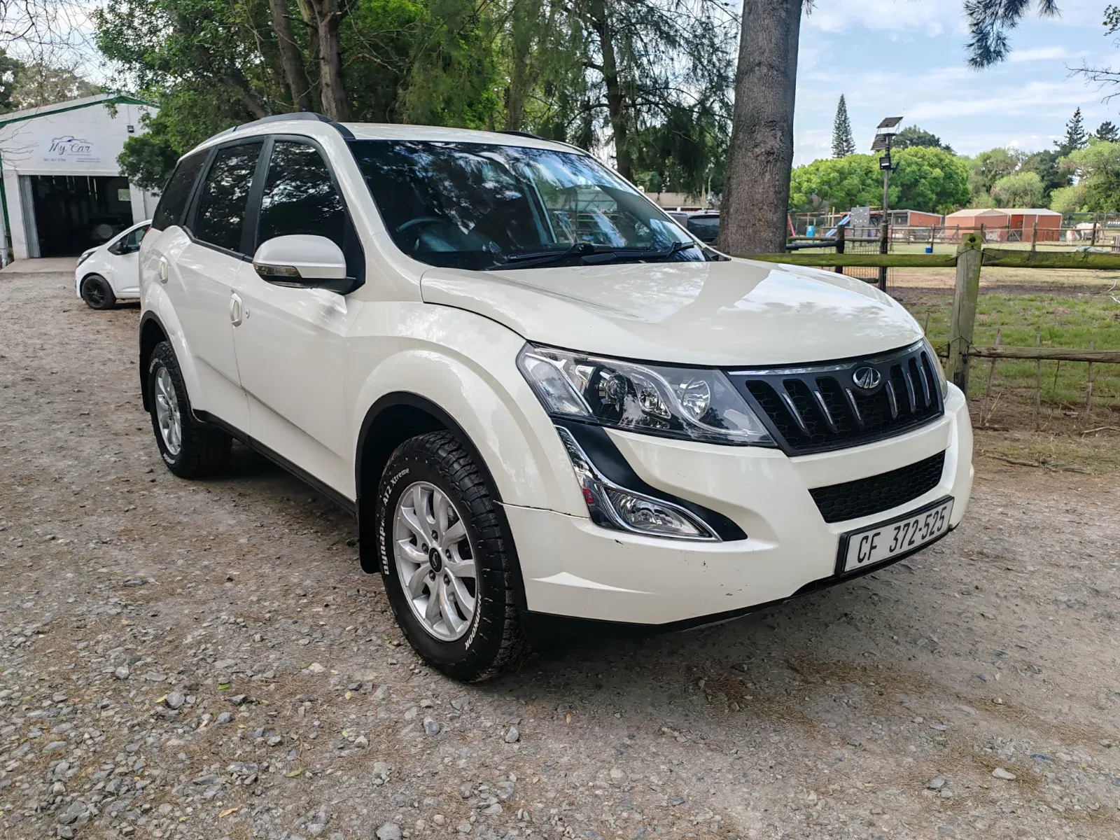 2016 Mahindra  XUV 500 W6 — photo 17