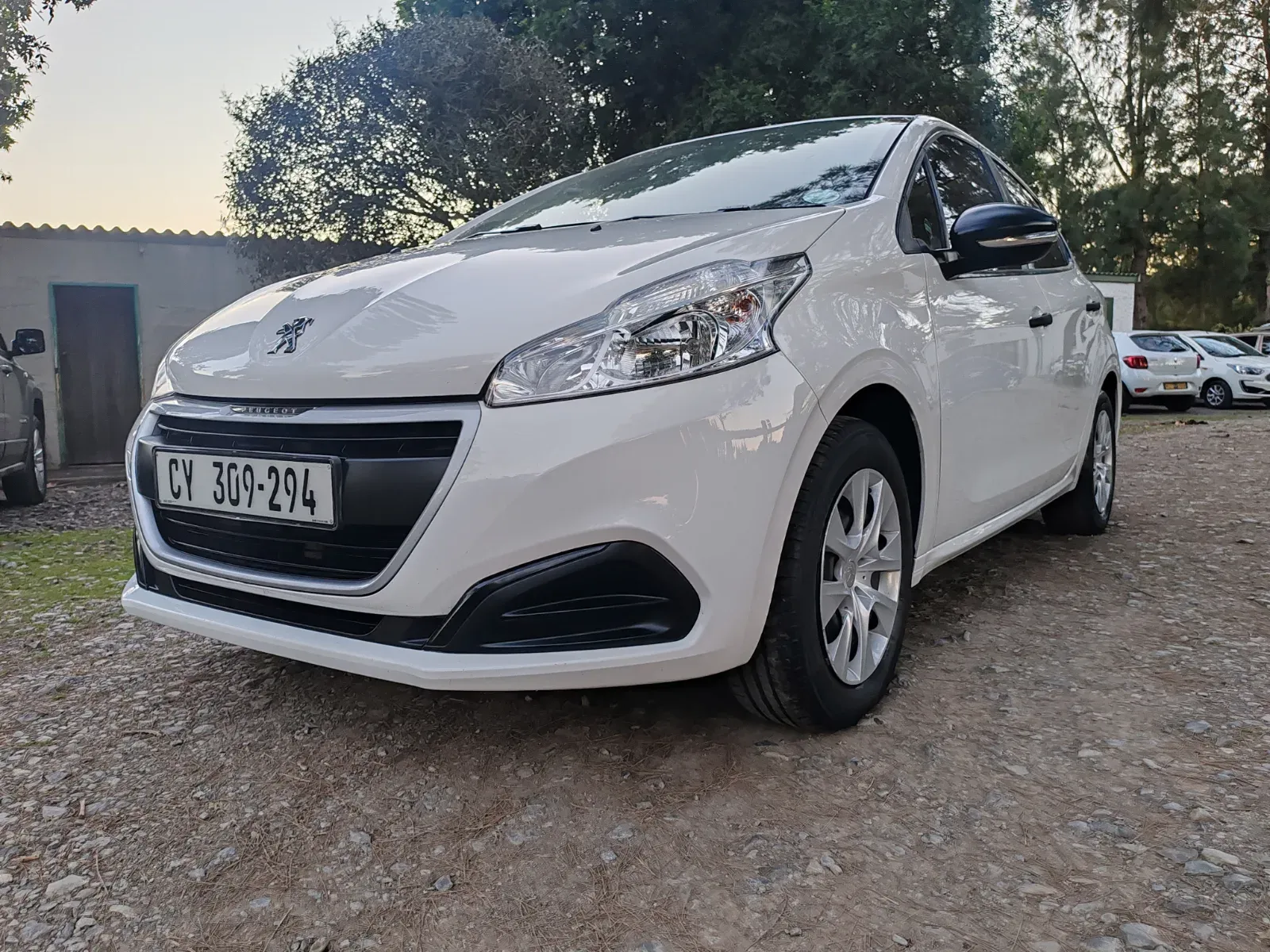 2017 Peugeot  208 POP ART — photo 2