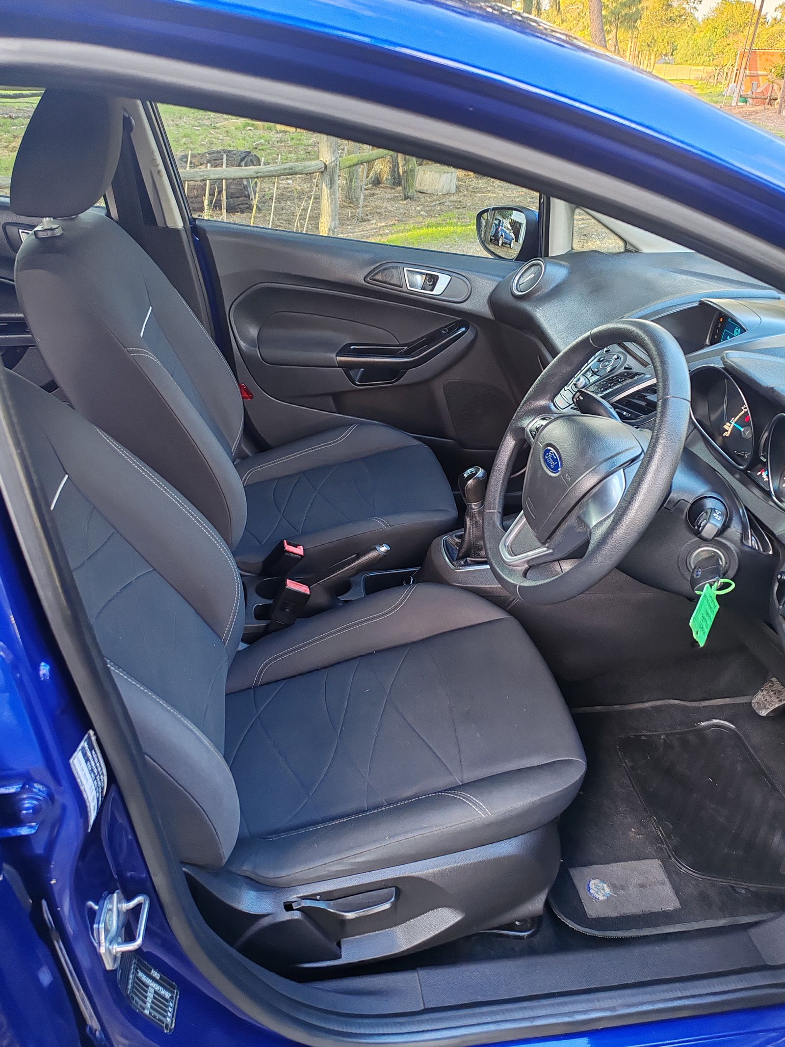 2015 Ford Fiesta — photo 7