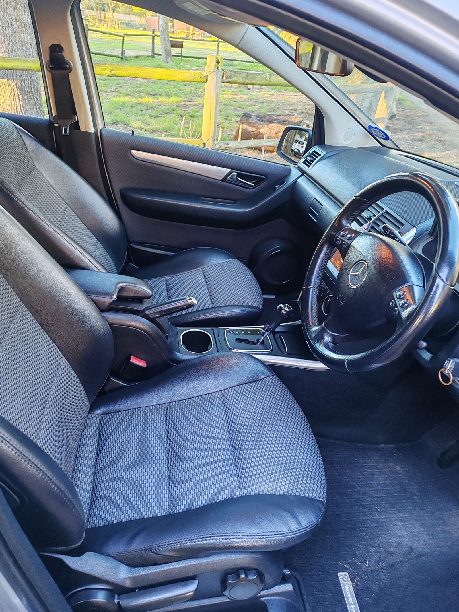 2012 Mercedes Benz  A200 — photo 7