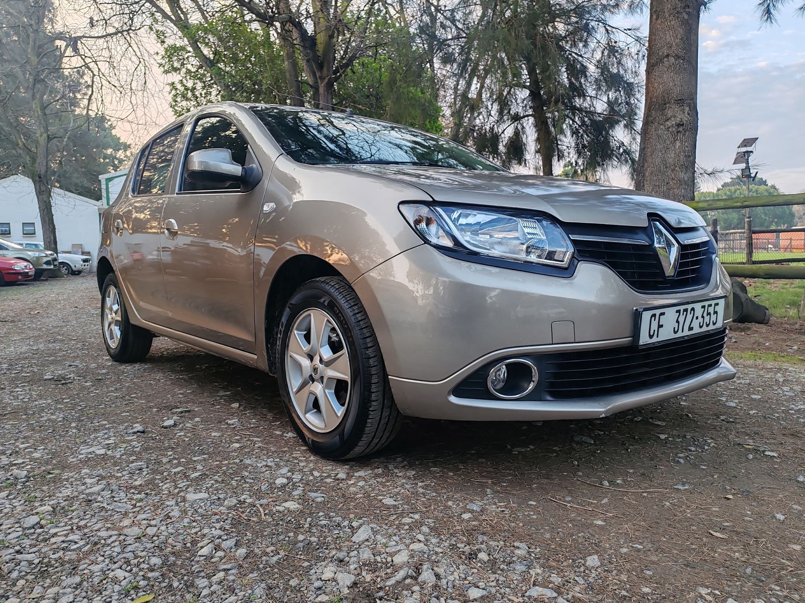 2015 Renault  Sandero 900t Dynamique 