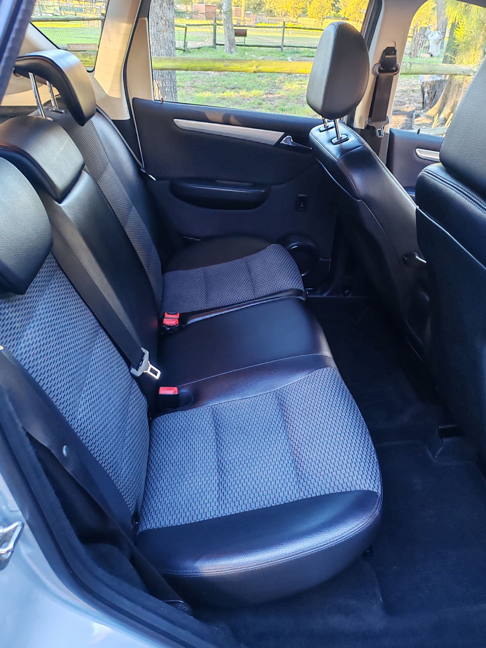 2012 Mercedes Benz  A200 — photo 8