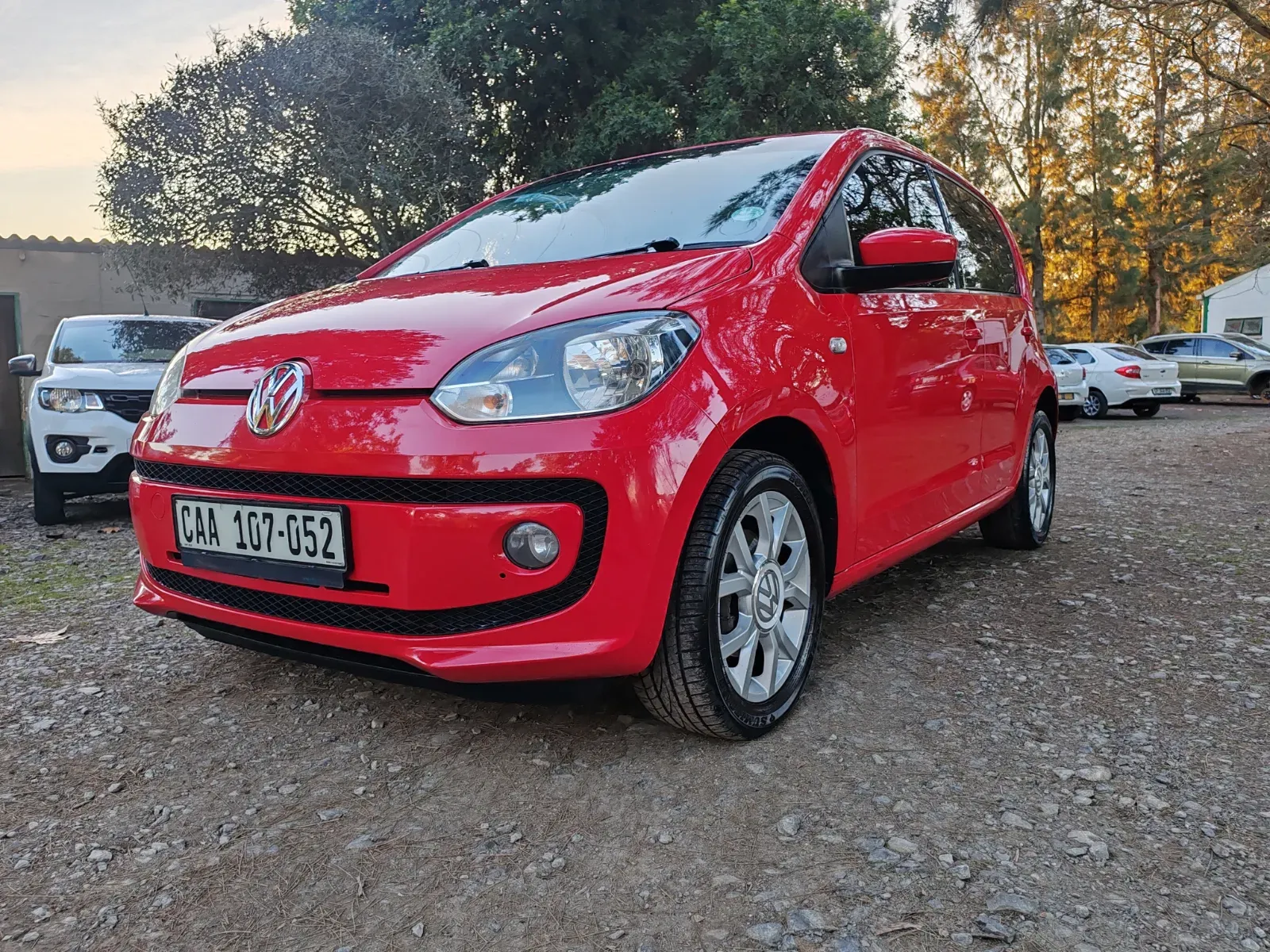 2016 Volkswagen  MOVE UP — photo 2
