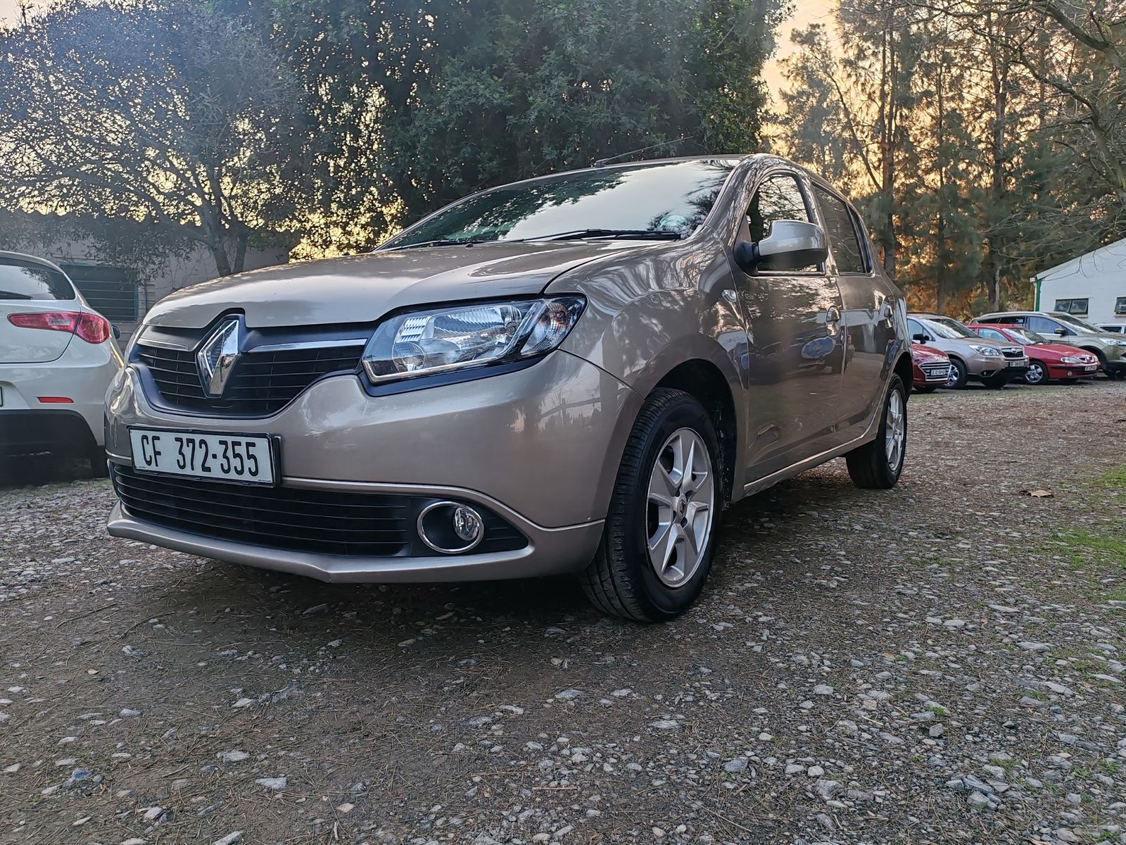 2015 Renault  Sandero 900t Dynamique  — photo 2